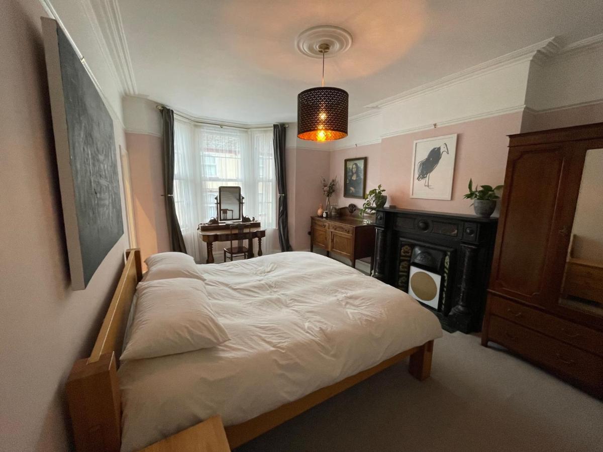 Victorian Beach House With Parking Villa Тинмут Екстериор снимка